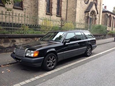 gebraucht Mercedes 230 TE Kombi schwarz, Daily Driver