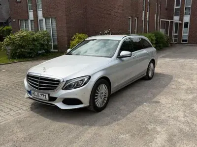 Gebraucht Mercedes C220 Exclusive 170 PS (125 kW) 2015 Silber Limousine