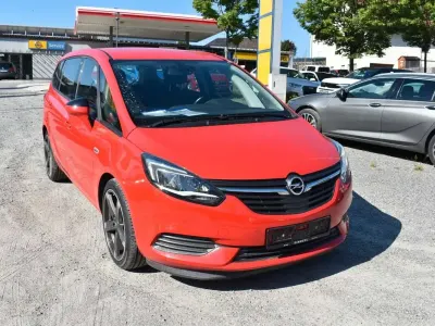 Gebraucht Opel Zafira Edition 170 PS (125 kW) 2017 Pull me over red Van / Kleinbus