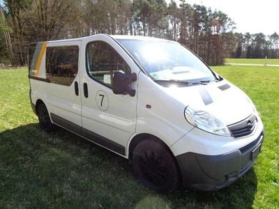 Second-hand Opel Vivaro 90 CP (66 kW) 2008 Alb Monovolum