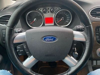 gebraucht Ford Focus Ghia 1.6 TDCI