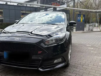 Usata Ford Focus Sport 250 CV (183 kW) 2018 Nero Berlina