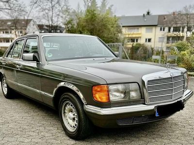Grau Gebraucht 1980 Mercedes 380 SE Limousine | 6.900 €