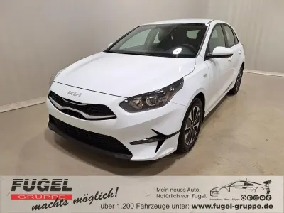 Nowe Kia Ceed Play 101 KM (74 kW) 2025 Biały Hatchback