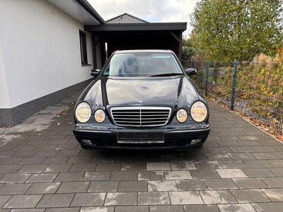 Mercedes E240