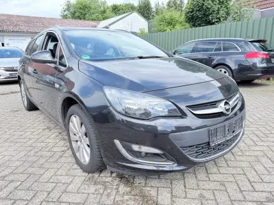 Gebraucht Opel Astra Exklusiv 136 PS (100 kW) 2015 Schwarz Kombi