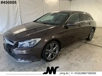 Gebraucht Mercedes CLA200 Urban 136 PS (100 kW) 2018 Orientbraun  metalliclack Coupé