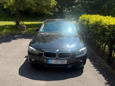 Gebraucht BMW 320 184 PS (135 kW) 2012 Schwarz Limousine