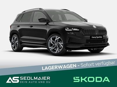 Schwarz (blackmagic perleffekt) Neu 2025 Skoda Karoq SportLine SUV | 38.090 € (Guter Preis)