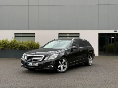 Gebraucht Mercedes E350 Avantgarde 231 PS (169 kW) 2009 Schwarz Limousine