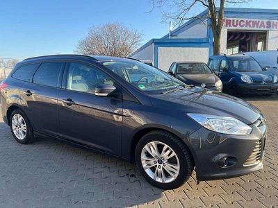 Gebraucht Ford Focus Trend 125 PS (91 kW) 2012 Midnight skygrau metallic Kombi