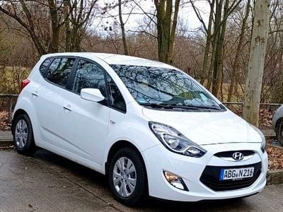 Gebraucht Hyundai ix20 Classic 90 PS (66 kW) 2015 Weiß Kleinwagen