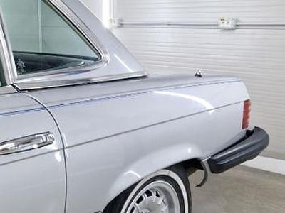 Usata Mercedes SL380 204 CV (150 kW) 1981 Argento Cabrio