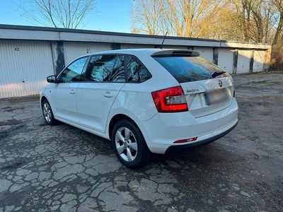 Gebraucht Skoda Rapid 90 PS (66 kW) 2014 Weiß Kleinwagen