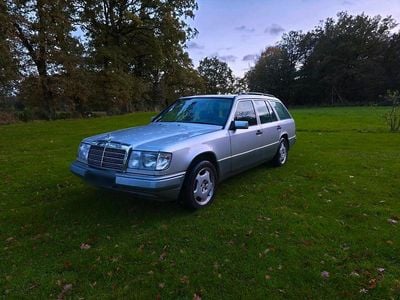 Gebraucht Mercedes 300 113 PS (83 kW) 1992 Silber Kombi