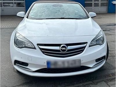 Second-hand Opel Cascada 194 CP (142 kW) 2014 Alb Cabrio