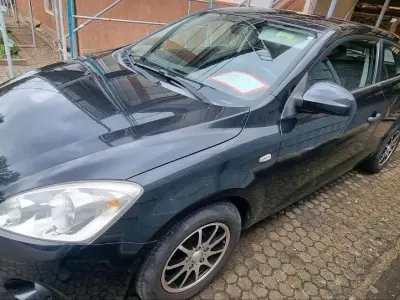 Gebraucht Kia Ceed 125 PS (91 kW) 2009 Schwarz Kleinwagen