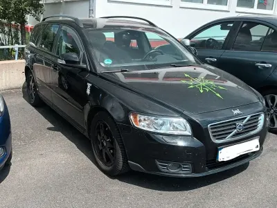 Usado Volvo V50 114 CV (83 kW) 2010 Negro Familiar