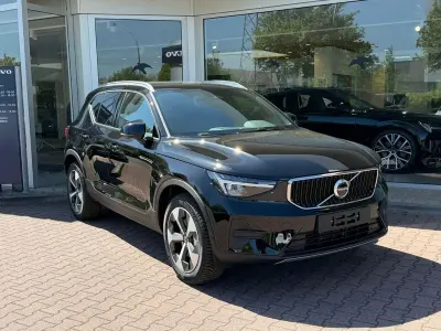 Nuova Volvo XC40 Core 163 CV (119 kW) 2026 Nero SUV