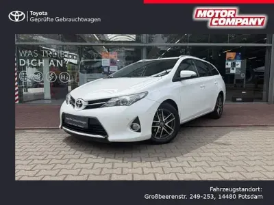 Gebraucht Toyota Auris Life+ 132 PS (97 kW) 2014 Schneeweiß Kombi