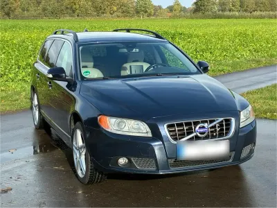 Gebraucht Volvo V70 185 PS (136 kW) 2009 Blau Kombi