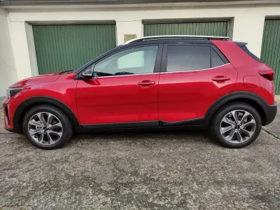 Gebraucht Kia Stonic Platinum 120 PS (88 kW) 2022 Rot SUV