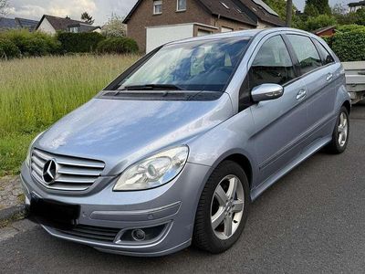 Mercedes B200