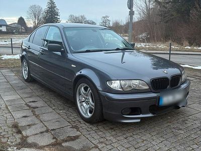 Grau Gebraucht 2003 BMW 330 M Sport Limousine | 5.849 €