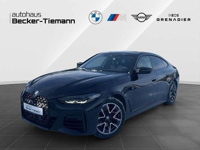Saphirschwarz Gebraucht 2023 BMW M4 M Sport Coupé | 49.402 € (Fairer Preis)