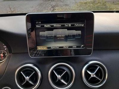 Gebraucht Mercedes A180 Urban 122 PS (89 kW) 2016 Schwarz Limousine