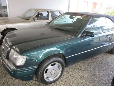 gebraucht Mercedes E200 4-Sitzer Cabrio- Nur 2 Vorbesitzer!!! Rentnerfzg.