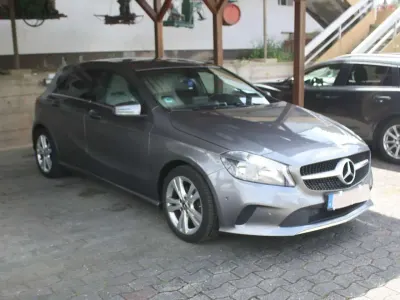 Gebraucht Mercedes A200 Style 156 PS (114 kW) 2017 Grau Kleinwagen