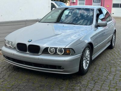 BMW 525