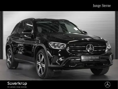 Gebraucht Mercedes GLC300 Night 194 PS (142 kW) 2021 Unilack schwarz uni SUV