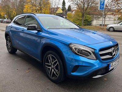 Gebraucht Mercedes GLA200 136 PS (100 kW) 2015 Blau SUV