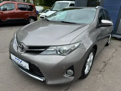 Gebraucht Toyota Auris Touring Sports Edition 132 PS (97 kW) 2015 Braun Kombi