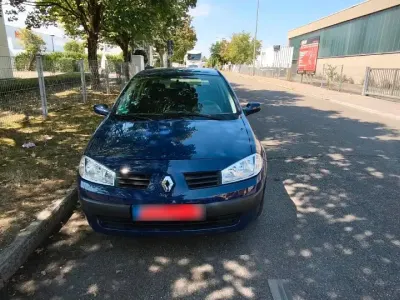 Gebraucht Renault Mégane II 113 PS (83 kW) 2004 Blau Limousine