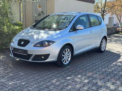 Begagnad Seat Altea Style 105 HK (77 kW) 2010 Silver Minibuss