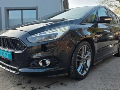 Używany Ford S-MAX ST-Line 209 KM (153 kW) 2018 Czarny Minivan