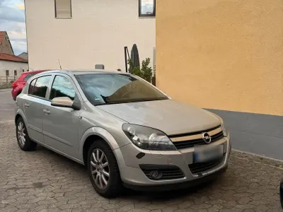 Gebraucht Opel Astra Edition 140 PS (102 kW) 2006 Grau Limousine