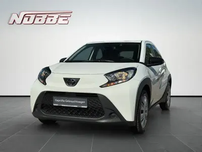 Gebraucht Toyota Aygo X X-play 72 PS (52 kW) 2023 Schneeweiß SUV