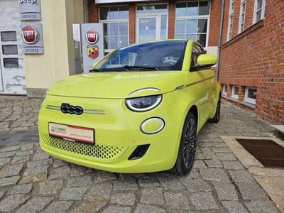 Neu Fiat 500e La Prima 86 kW (118 PS) 2025 Gelb (amalfi gelb) Limousine