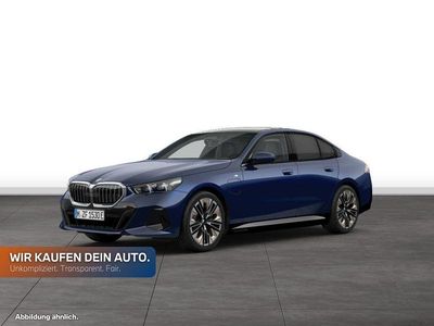 Gebraucht BMW 550e Comfort Edition 489 PS (359 kW) 2025 Bmw individual tansanitblau metallic Limousine