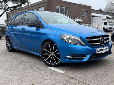 Gebraucht Mercedes B200 Sport 156 PS (114 kW) 2014 Blau Van / Kleinbus