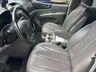 Gebraucht Kia Carnival 185 PS (136 kW) 2007 Grau Van / Kleinbus