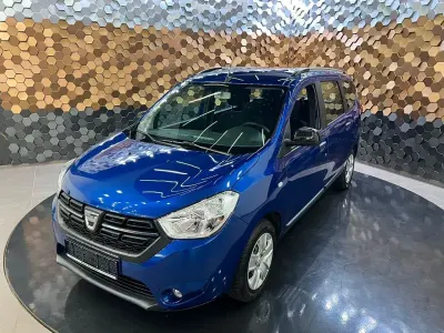 Gebraucht Dacia Lodgy Comfort 102 PS (75 kW) 2021 Blau Van / Kleinbus