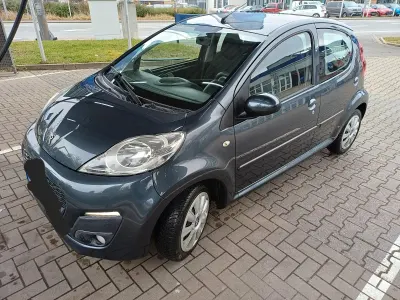 Gebraucht Peugeot 107 68 PS (50 kW) 2014 Grau Kleinwagen