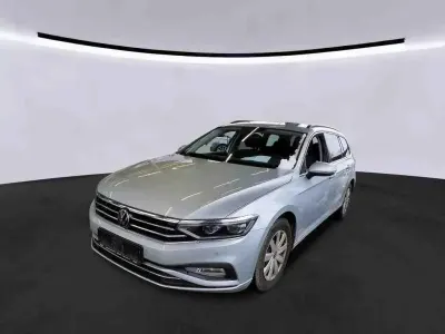 Gebraucht VW Passat Business 200 PS (147 kW) 2023 Silber Kombi