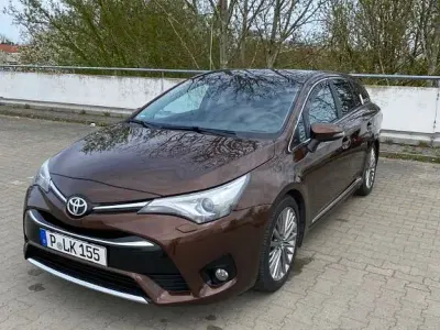 Gebraucht Toyota Avensis Executive 147 PS (108 kW) 2015 Braun Kombi