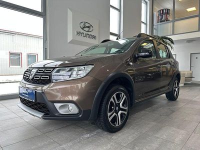 Braun Gebraucht 2020 Dacia Sandero Celebration SUV | 12.760 € (Guter Preis)